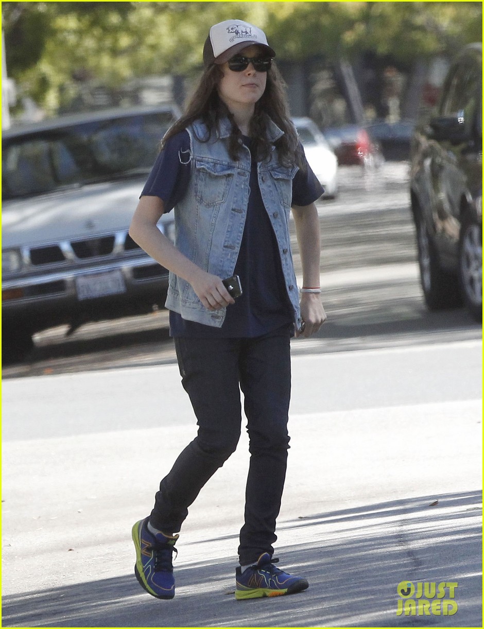 ellen page grocery shops after caution tape day 162926607