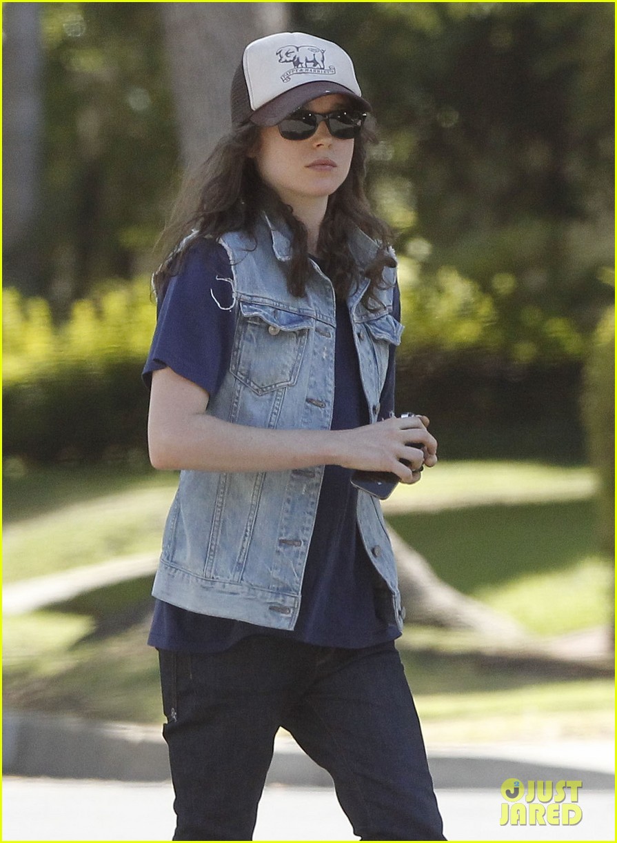 ellen page grocery shops after caution tape day 182926609