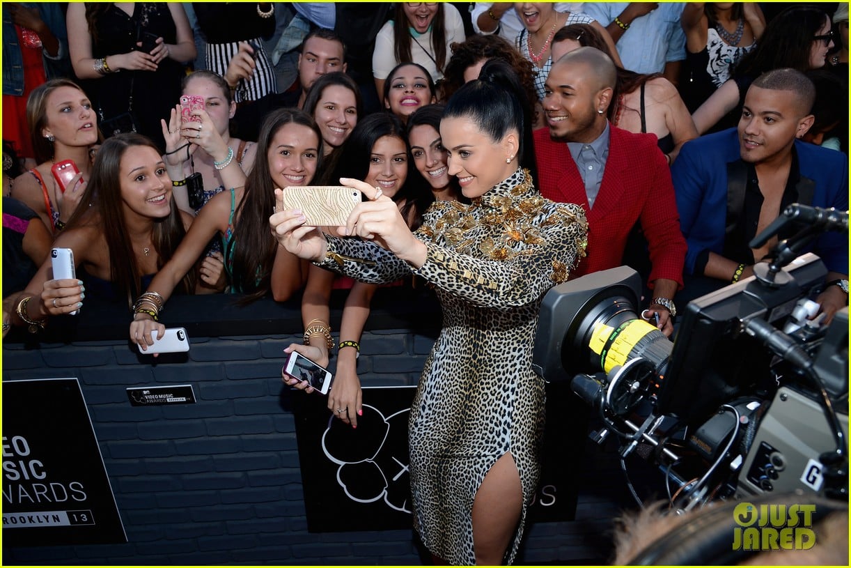 Katy Perry MTV VMAs 2013 Red Carpet Photo 2937573 Katy Perry