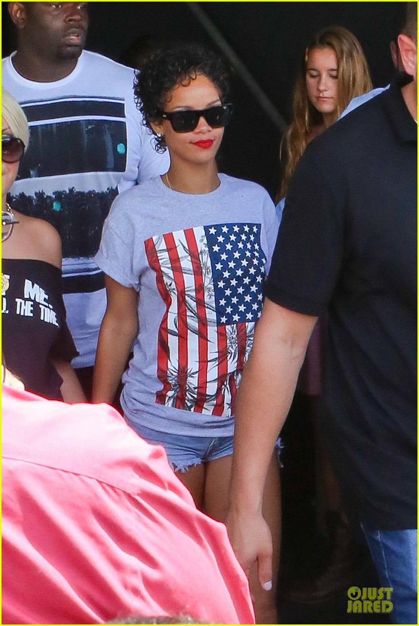 rihanna sports american flag for miami outing 04