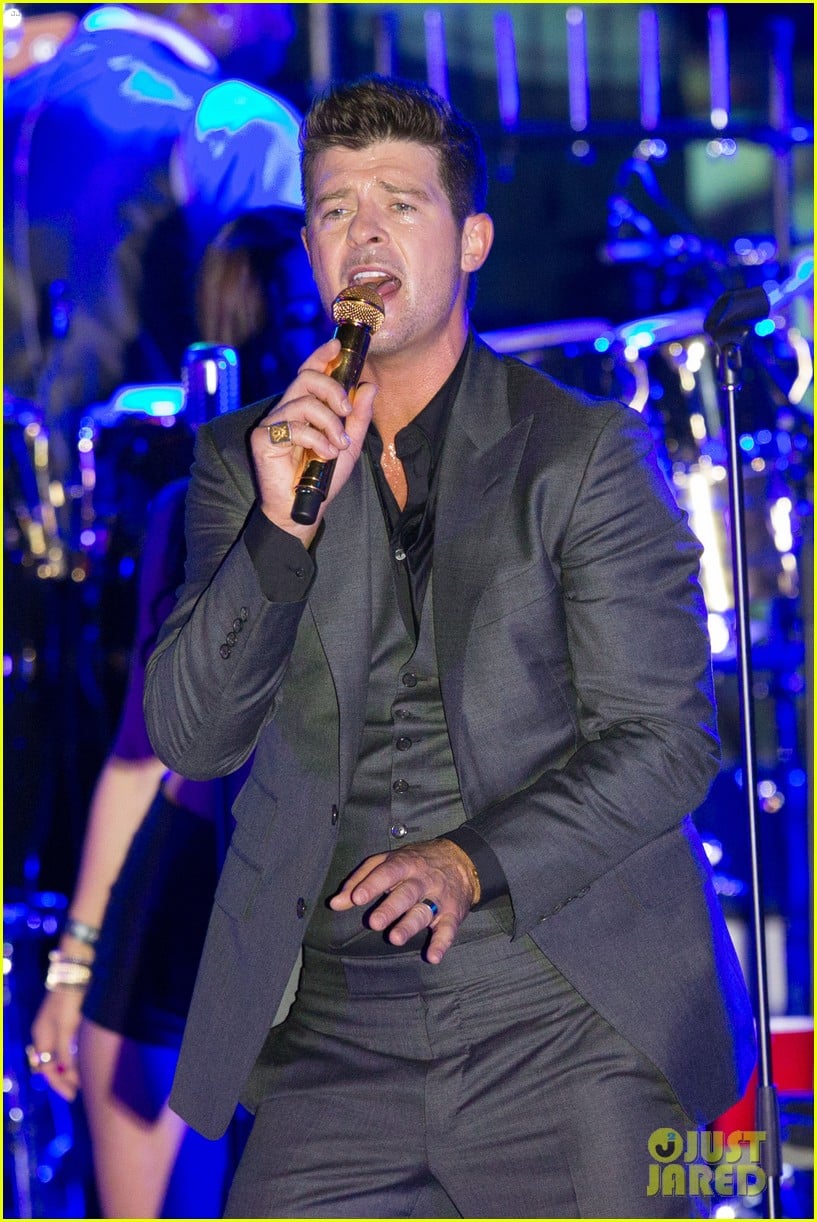 robin thicke files lawsuit to protect blurred lines 022932770