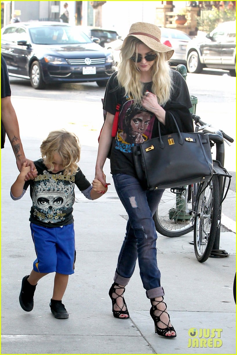 Ashlee Simpson Bronx Loves Being a Cousin to Maxwell & Ace! Photo