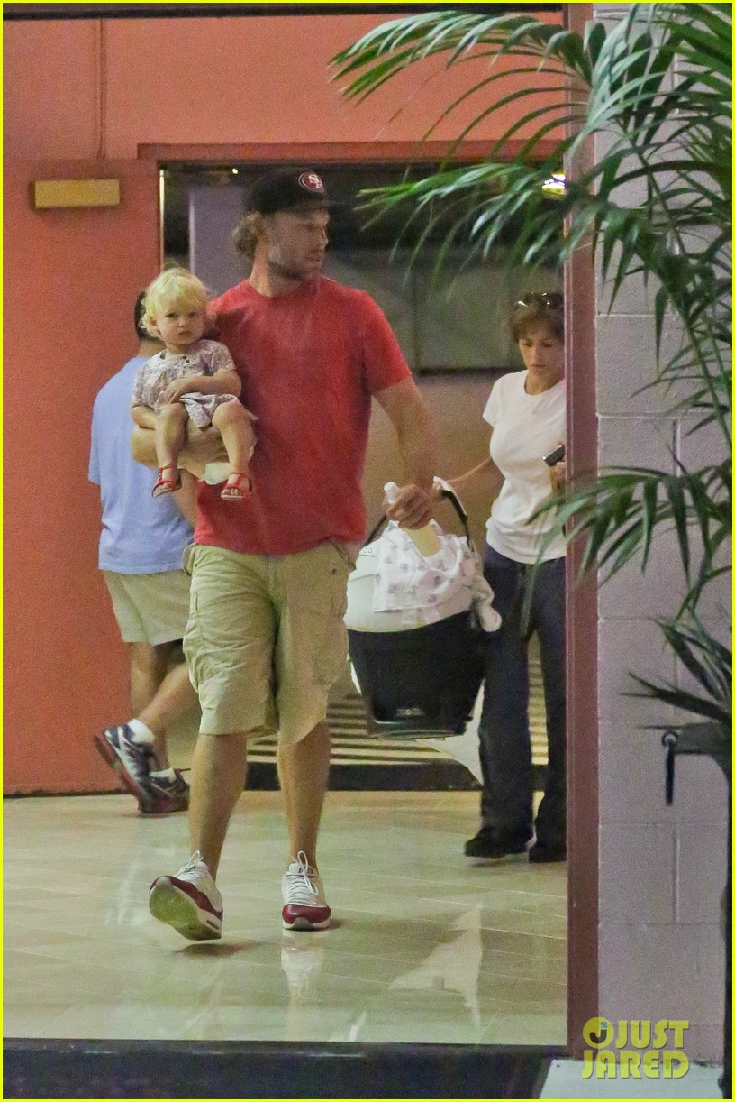 jessica simpson eric johnson step out after aces birth 122921475