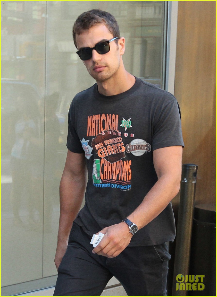 theo james pre vma outing in nyc 02