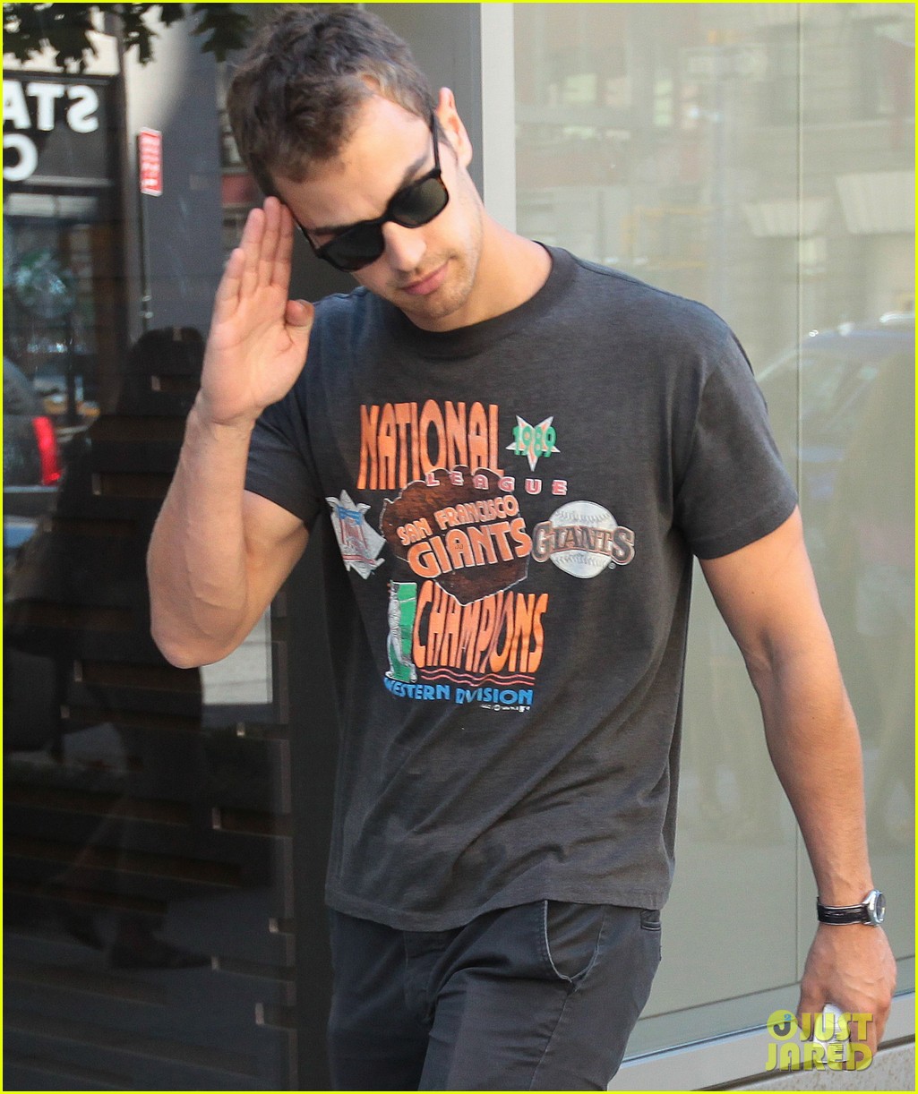 theo james pre vma outing in nyc 04