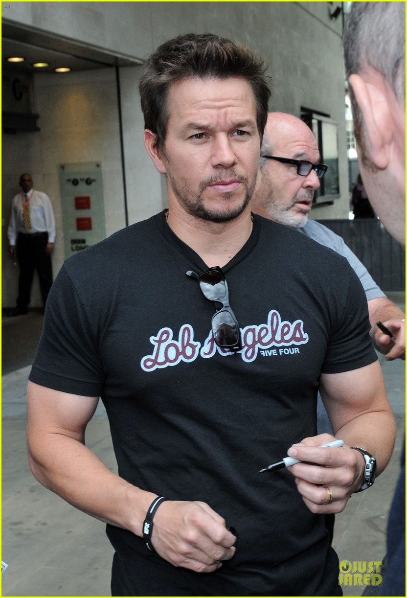 mark wahlberg gives advice for justin bieber 042925132