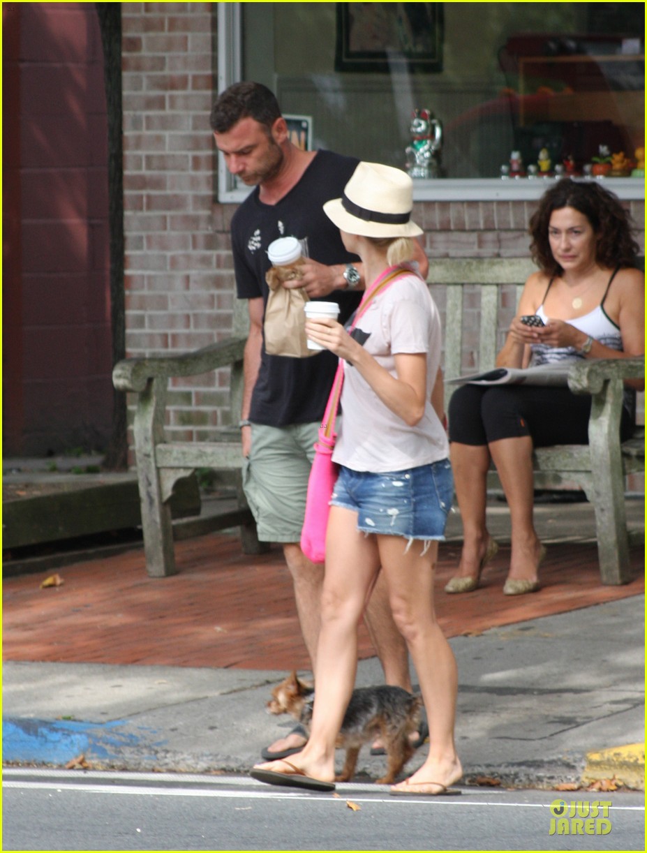 naomi watts liev schreiber stop for coffee with bob 06