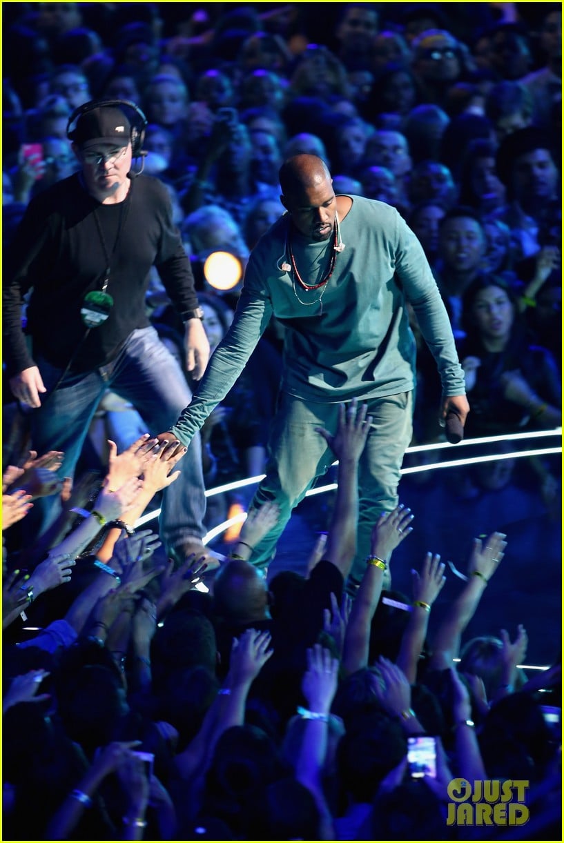 kanye west vmas performance of blood on the leaves watch now 04