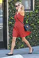 reese witherspoon business meeting at le pain quotidien 03