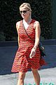 reese witherspoon business meeting at le pain quotidien 10
