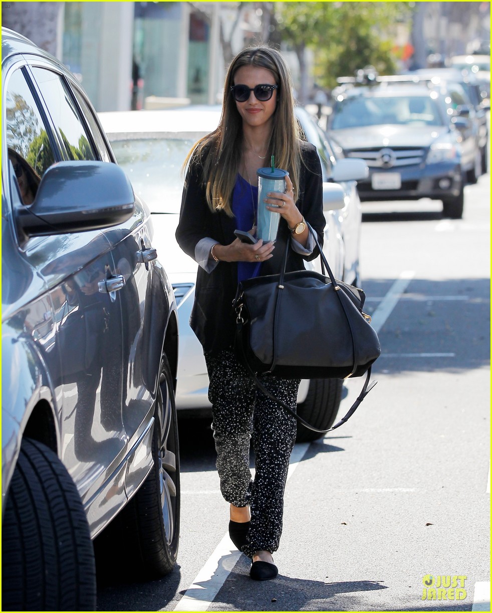 jessica alba labor day grocery shopping with honor 012943220