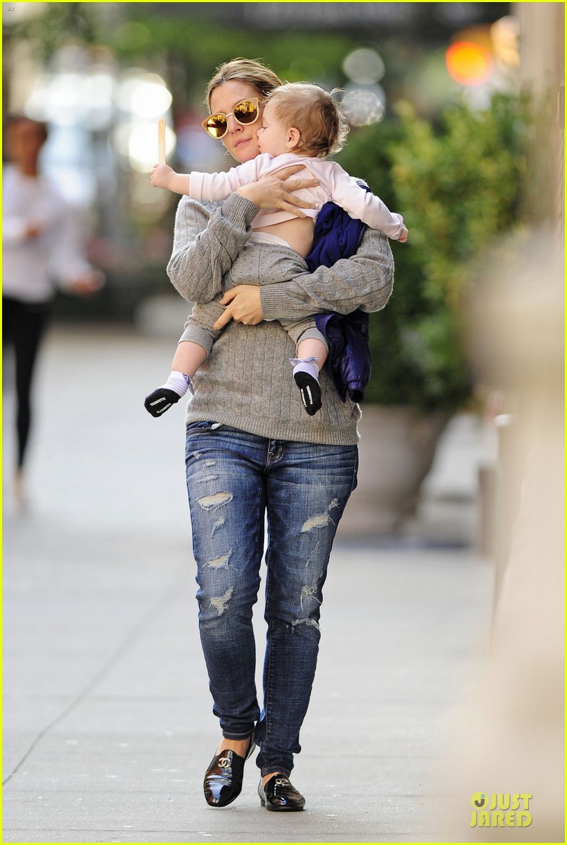 drew barrymore carries olive before nyc ballet gala 032956382