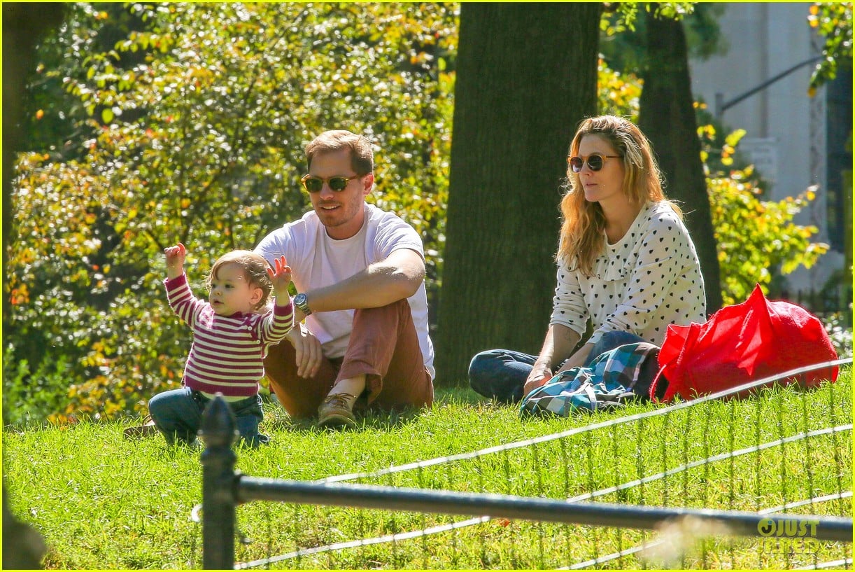 drew barrymore will kopelman central park fun with olive 162962228