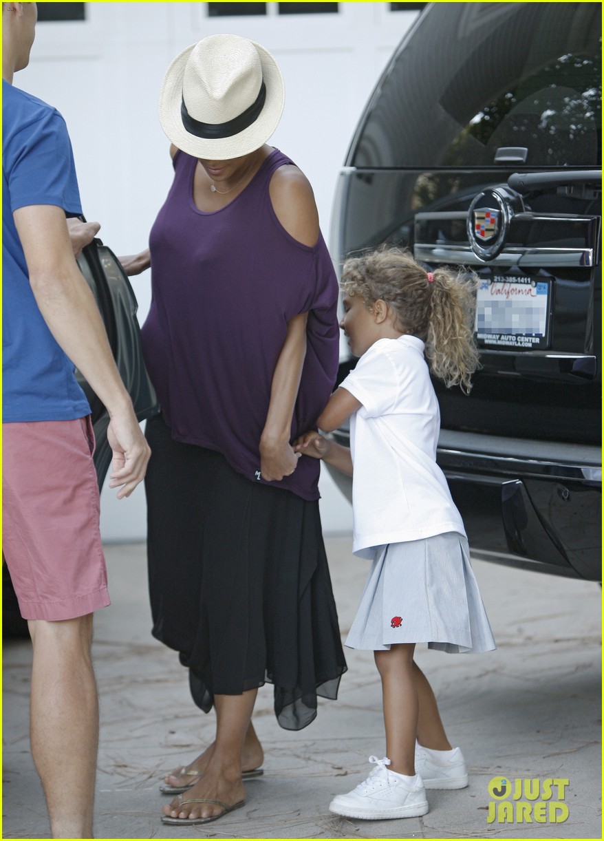 halle berry beverly hills playdate with nahla 06