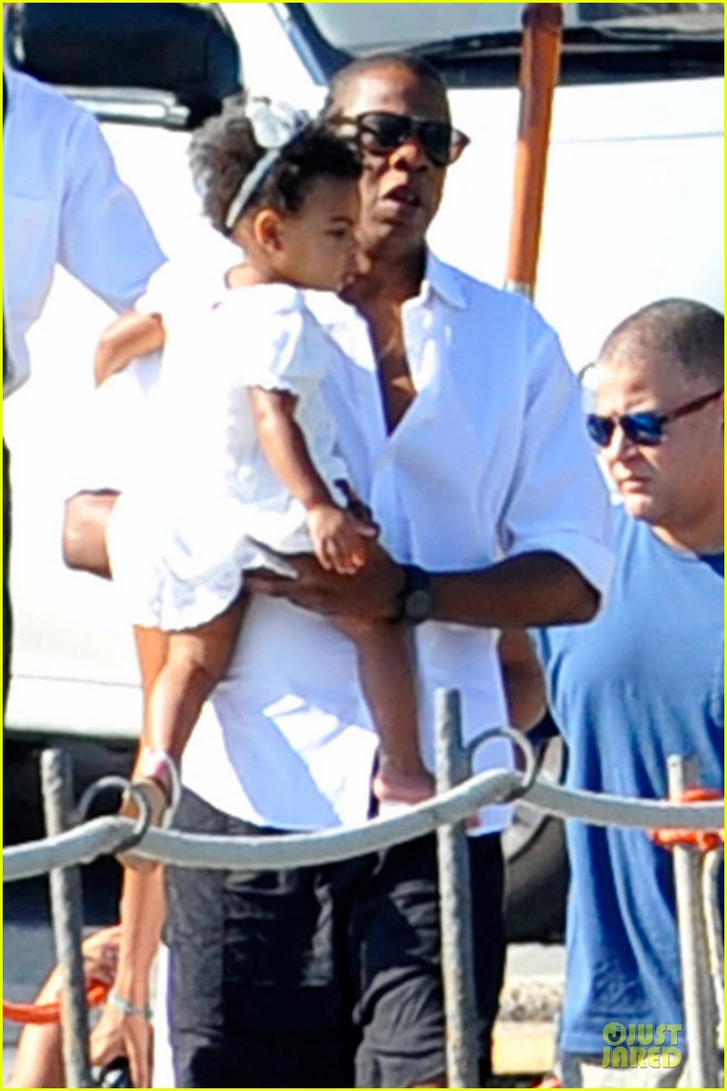 beyonce jay z italian yacht vacation with blue ivy 202945433