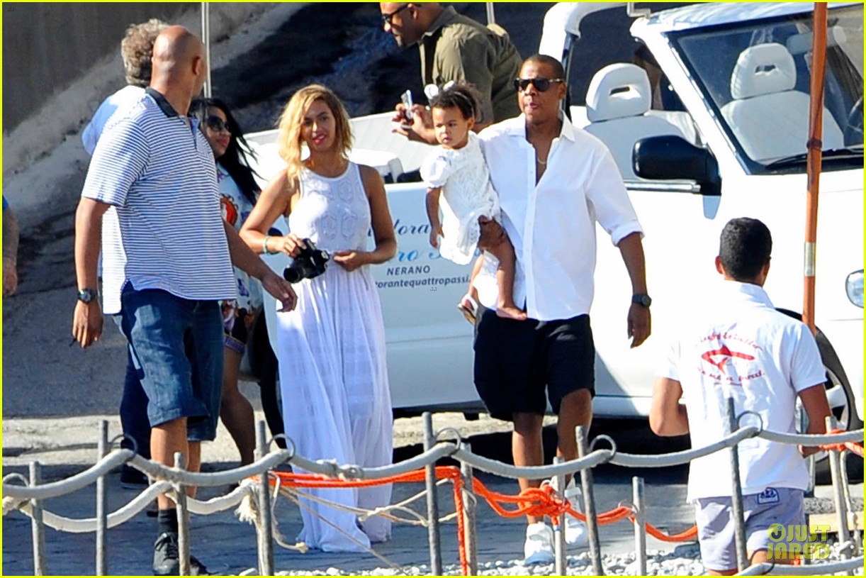 beyonce jay z italian yacht vacation with blue ivy 212945434