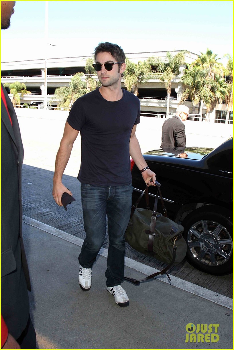 chace crawford low key arrival lax 02