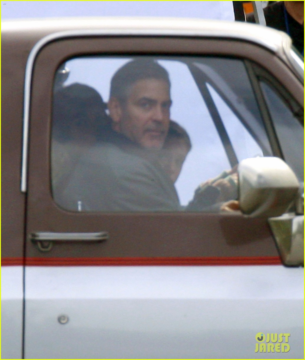 george clooney meets dylan obrien on tomorrowland set 20