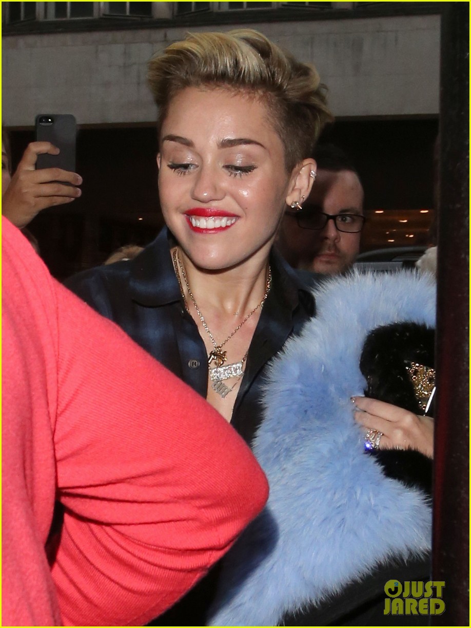 miley cyrus steps out after breaking vevo video record 052949432