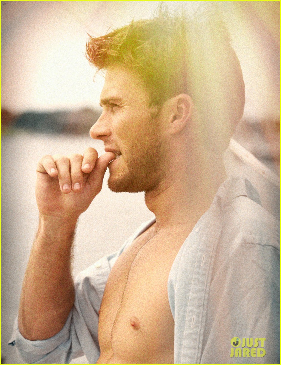 scott eastwood goes shirtless in extra town country pics 02