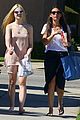 elle fanning preps for halloween with mom heather 09
