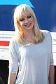 anna faris will forte cloudy cast supports food bank 07