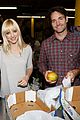 anna faris will forte cloudy cast supports food bank 09