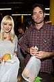 anna faris will forte cloudy cast supports food bank 13