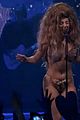 lady gaga debuts new artpop song at itunes festival watch now 04