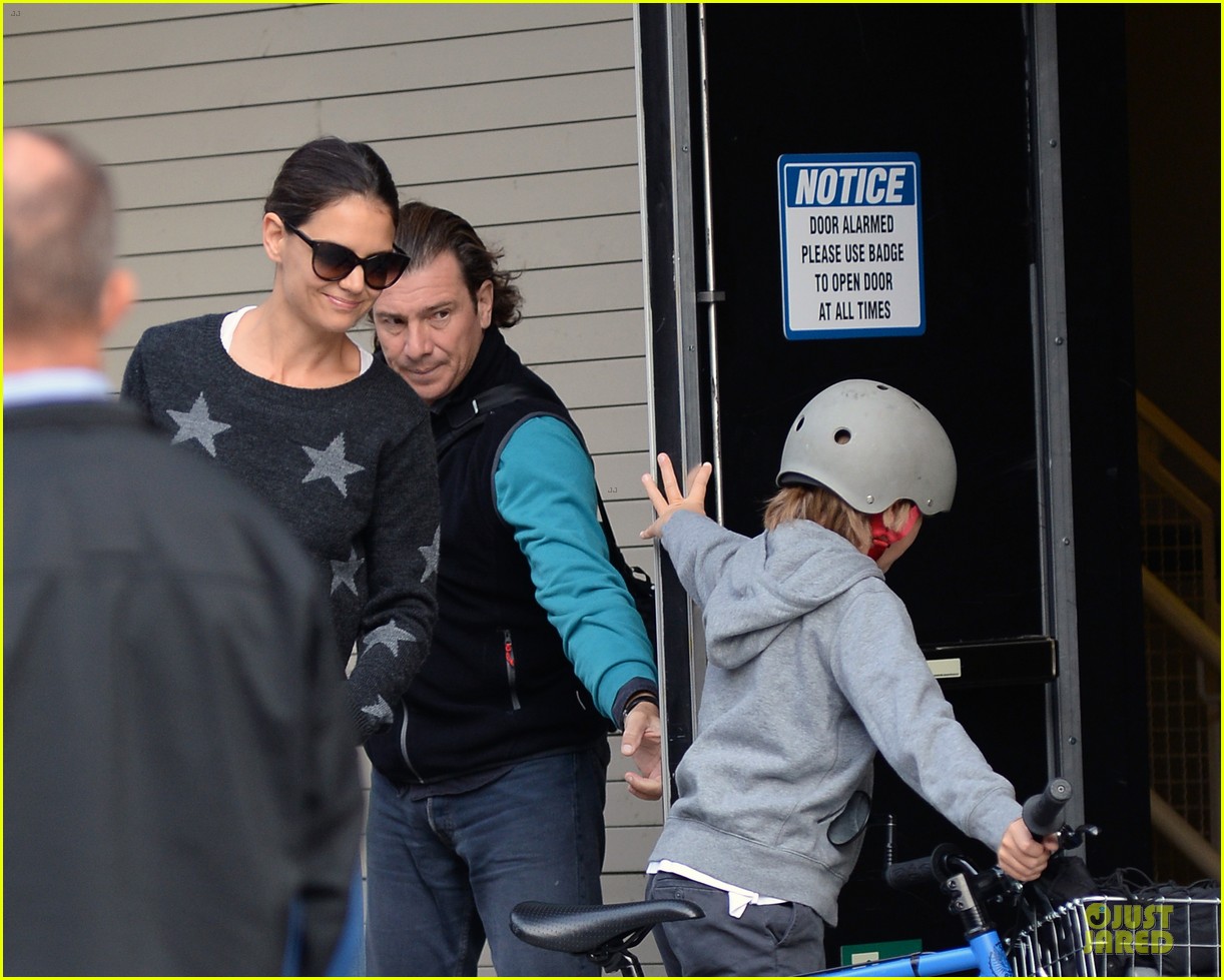 katie holmes wears two outfits to wrap up week 122961206