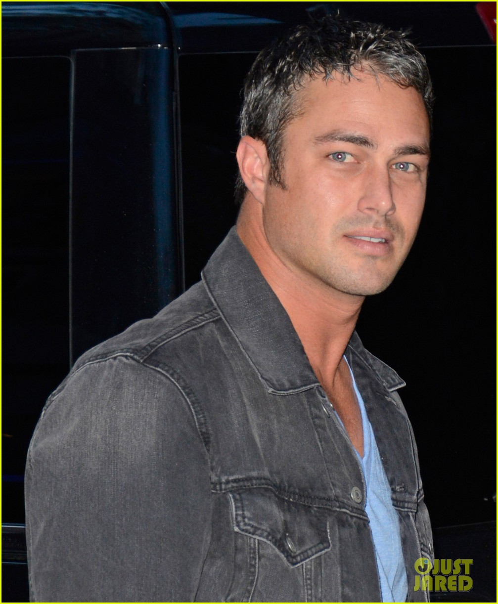 taylor kinney dating lady gaga is normal 04
