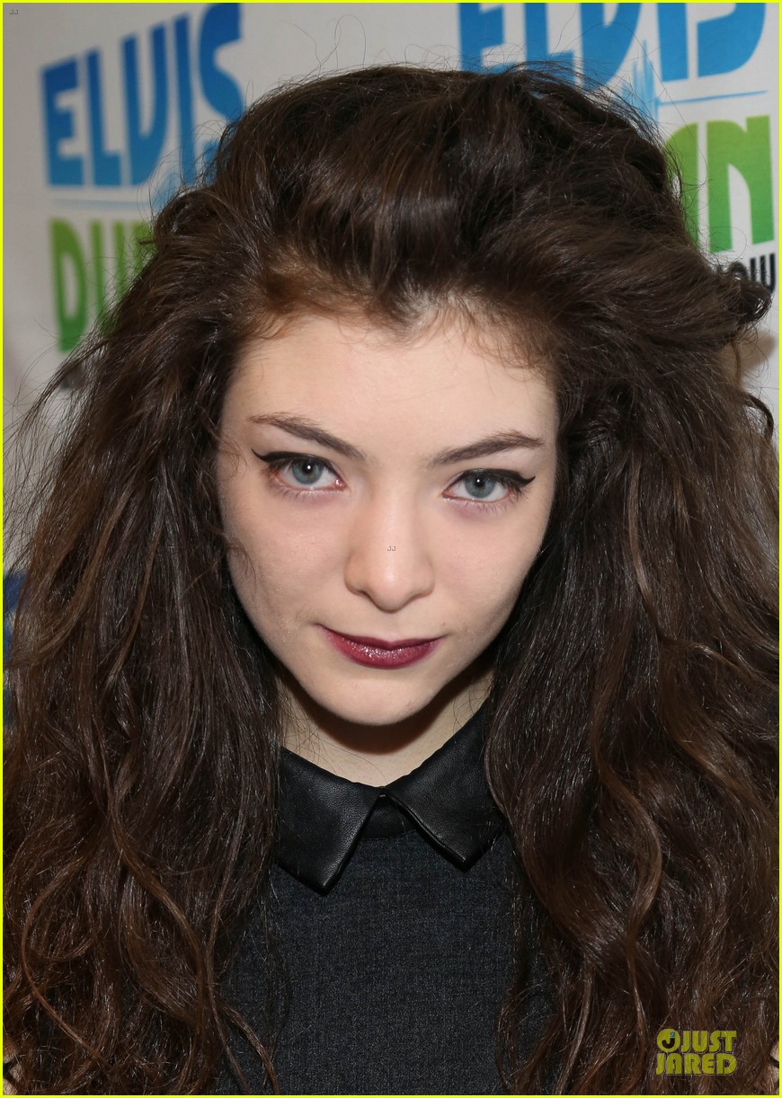 lorde fishnet top at the elvis duran z100 show 15