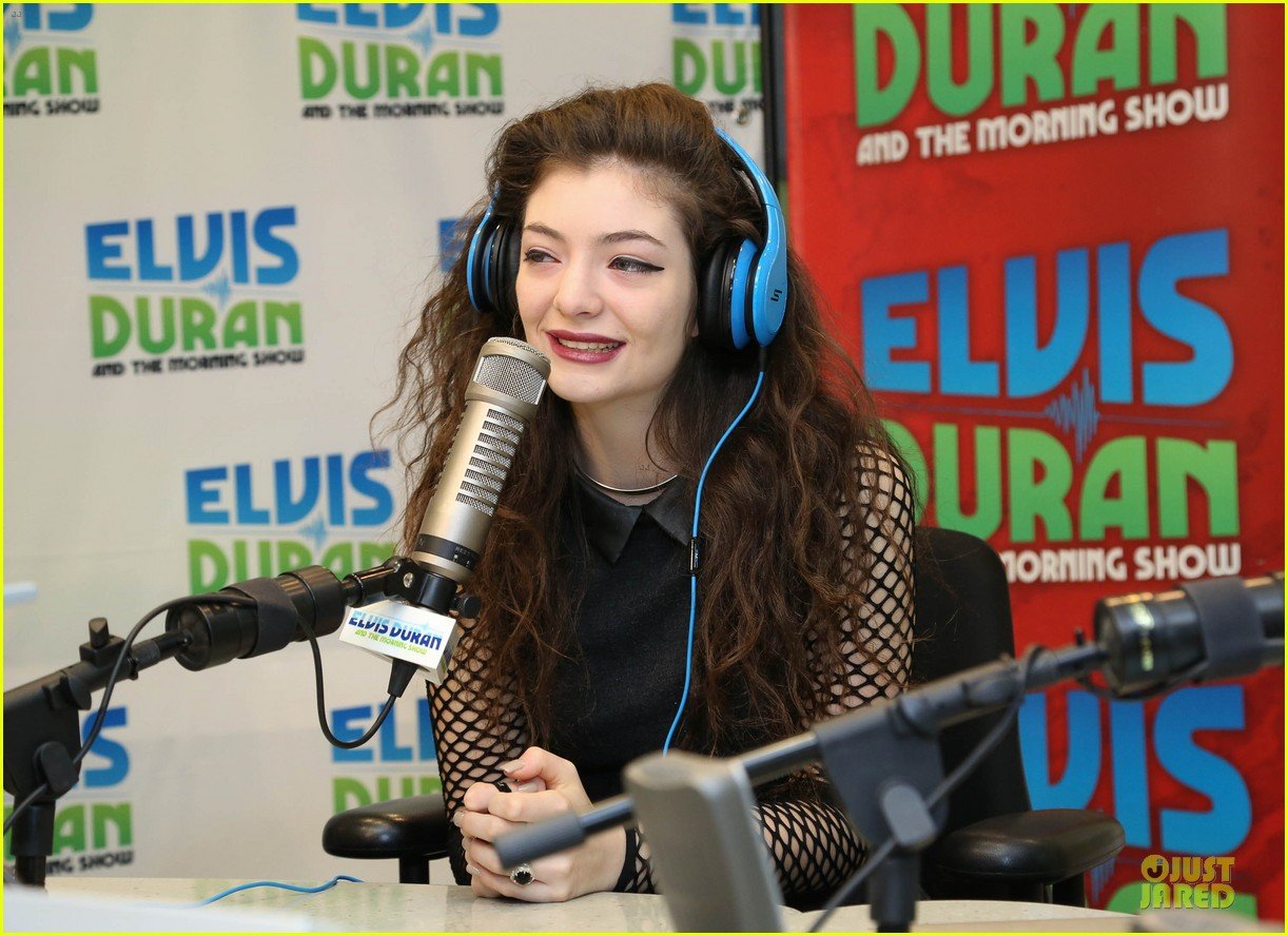 lorde fishnet top at the elvis duran z100 show 182963436