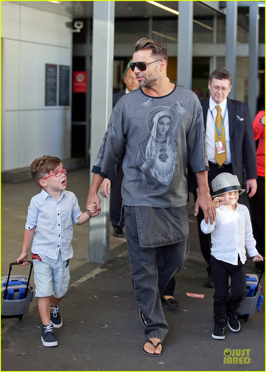 Ricky Martin Talks Trilingual Kids on 'Ellen' Watch Now! Photo(02)