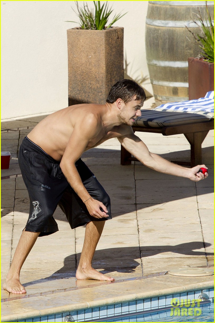 one direction liam payne shirtless pool boy in australia 042958404