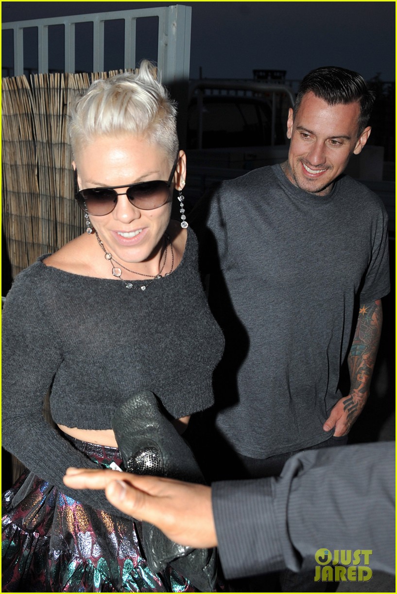 pink carey hart meet with record executives in sydney 022944134