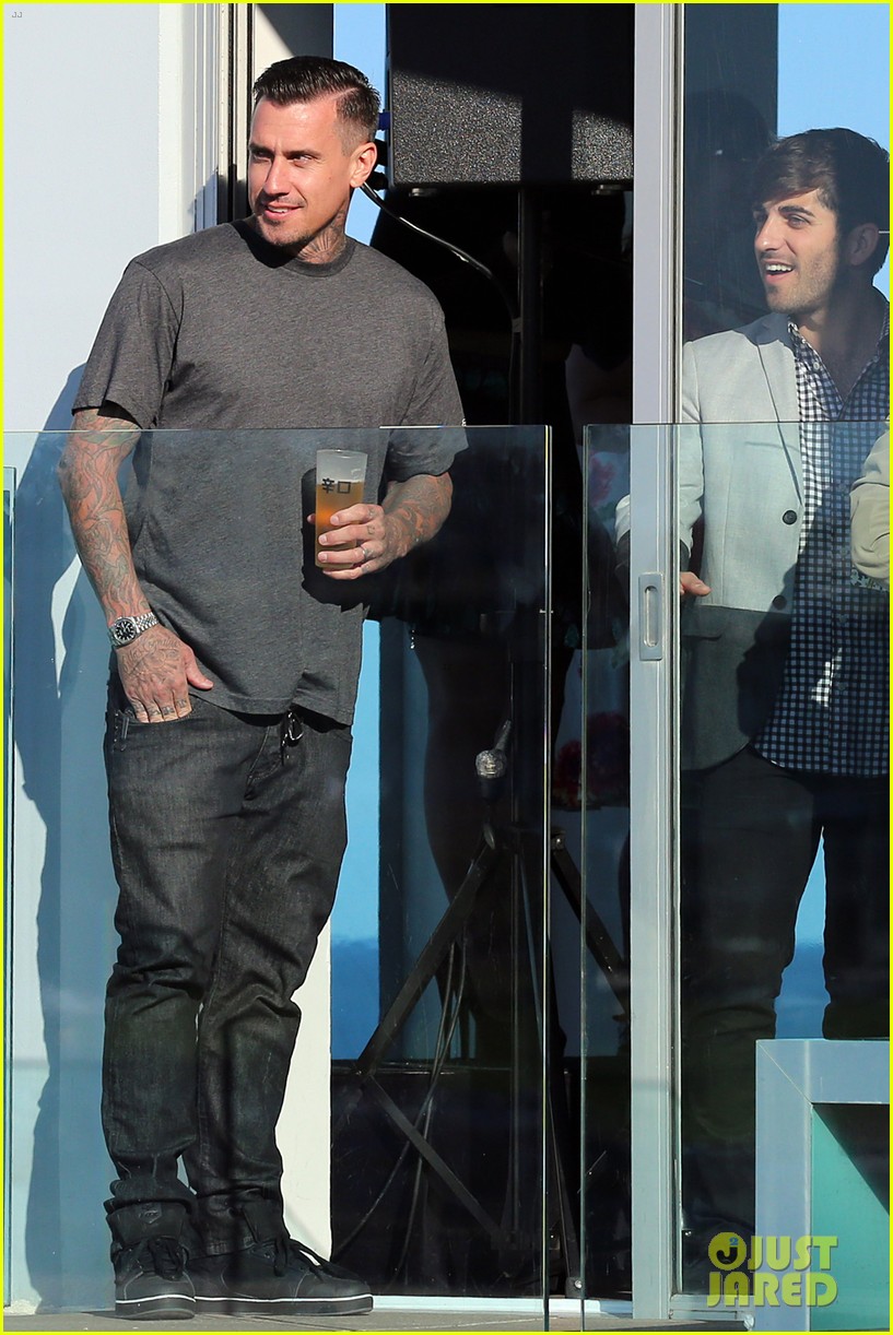 pink carey hart meet with record executives in sydney 26