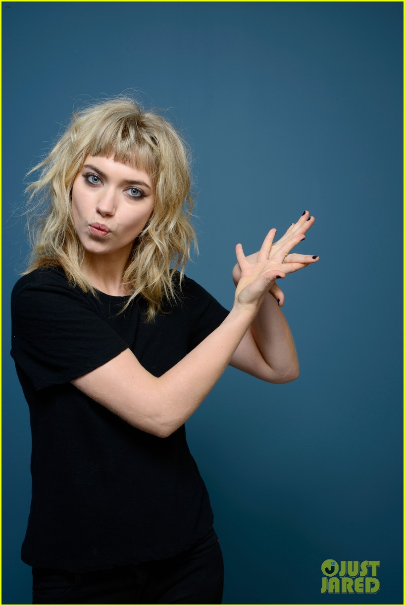 imogen poots all by my side portait session at tiff 2013 102947042