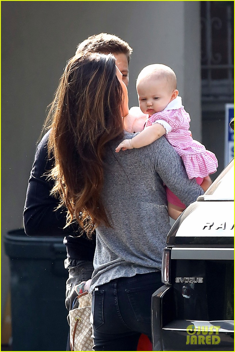 jeremy renner debuts adorable baby ava 022955485