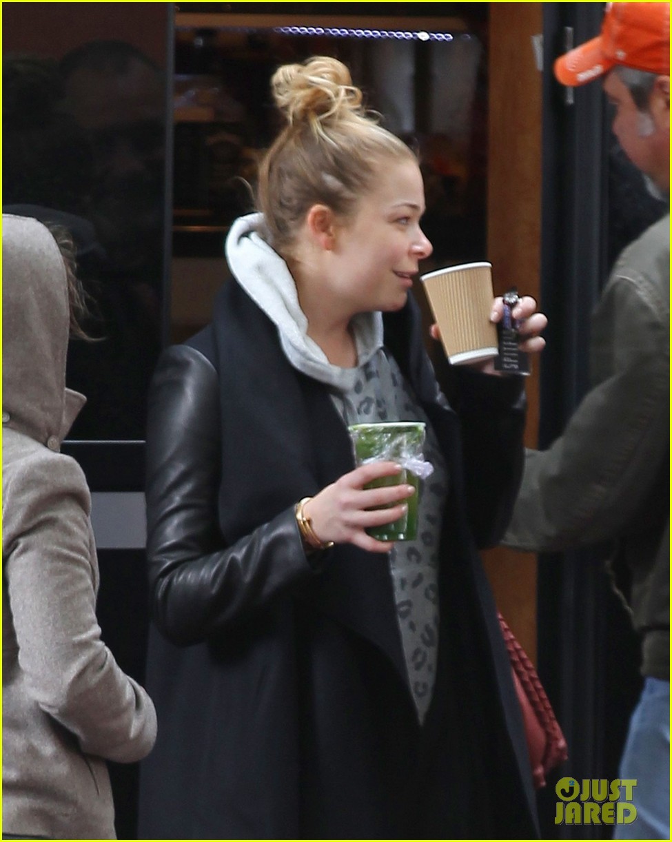 leann rimes starts day with coffee miley cyrus wrecking ball 08