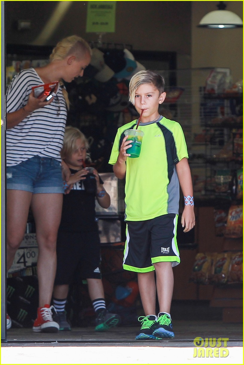 gavin rossdale malibu pit stop with the boys 10