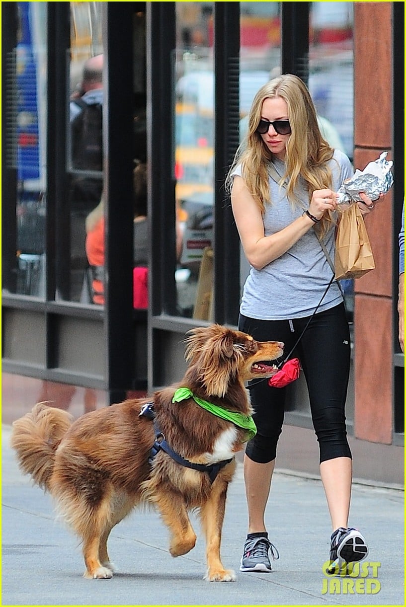 Amanda Seyfried Wishes Immortality for Her Dog Finn Photo 2951321