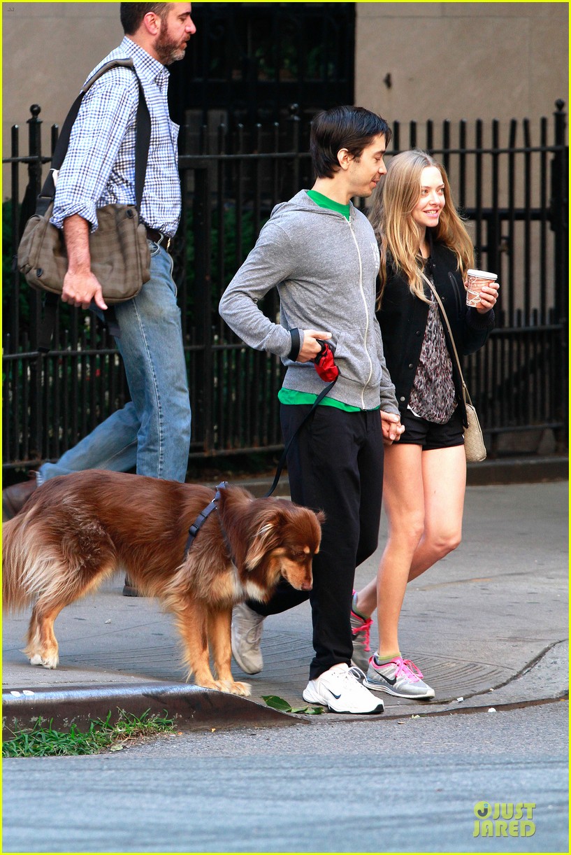 amanda seyfried flashes underwear while were young 17