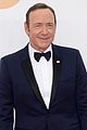 keivn spacey smacks camera at emmys 2013 watch here 01