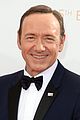 keivn spacey smacks camera at emmys 2013 watch here 02
