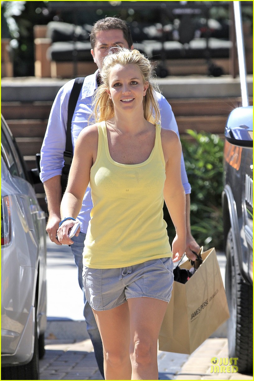 britney spears spreads love after labor day 122943147