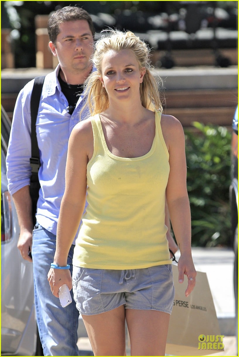 britney spears spreads love after labor day 152943150
