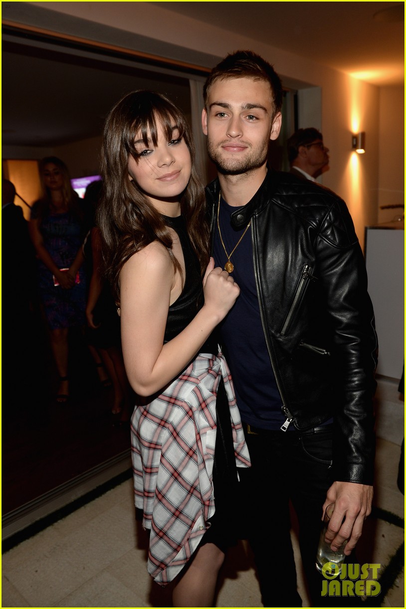 hailee steinfeld douglas booth teen vogue young hollywood party 2013 102961562