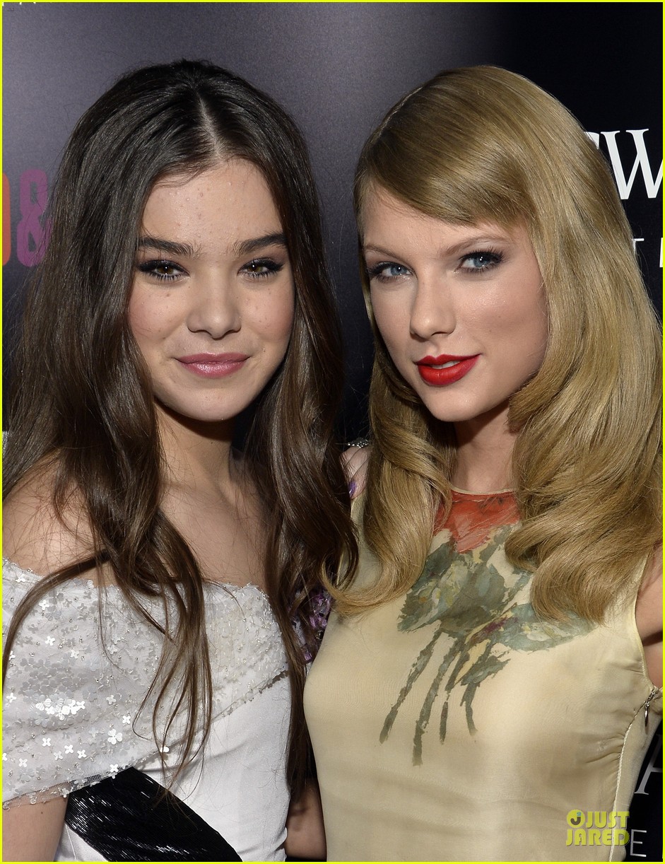 taylor swift supports bff hailee steinfeld at romeo juliet premiere 02