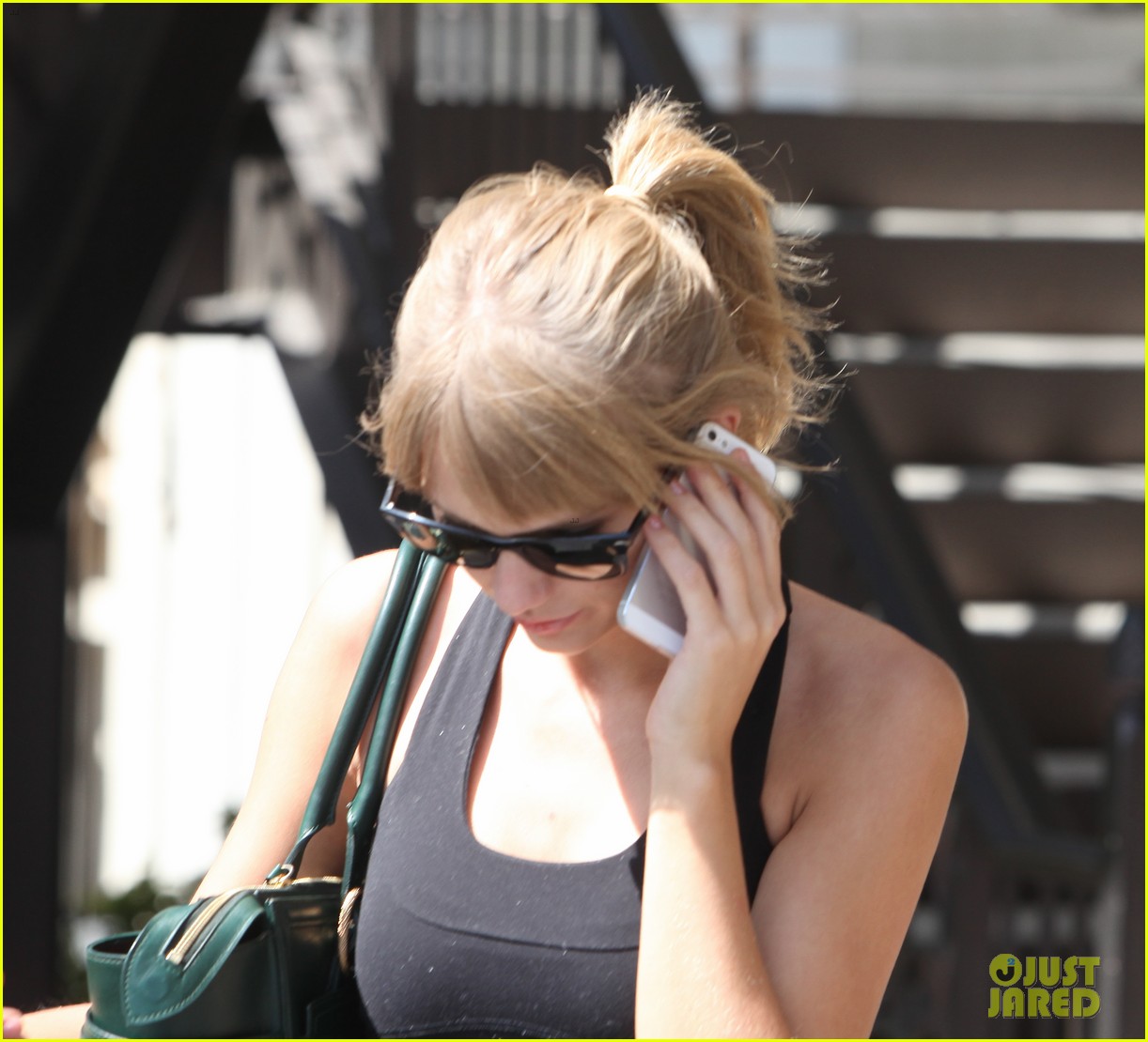 taylor swift leaves the gym in her sweats 082960738